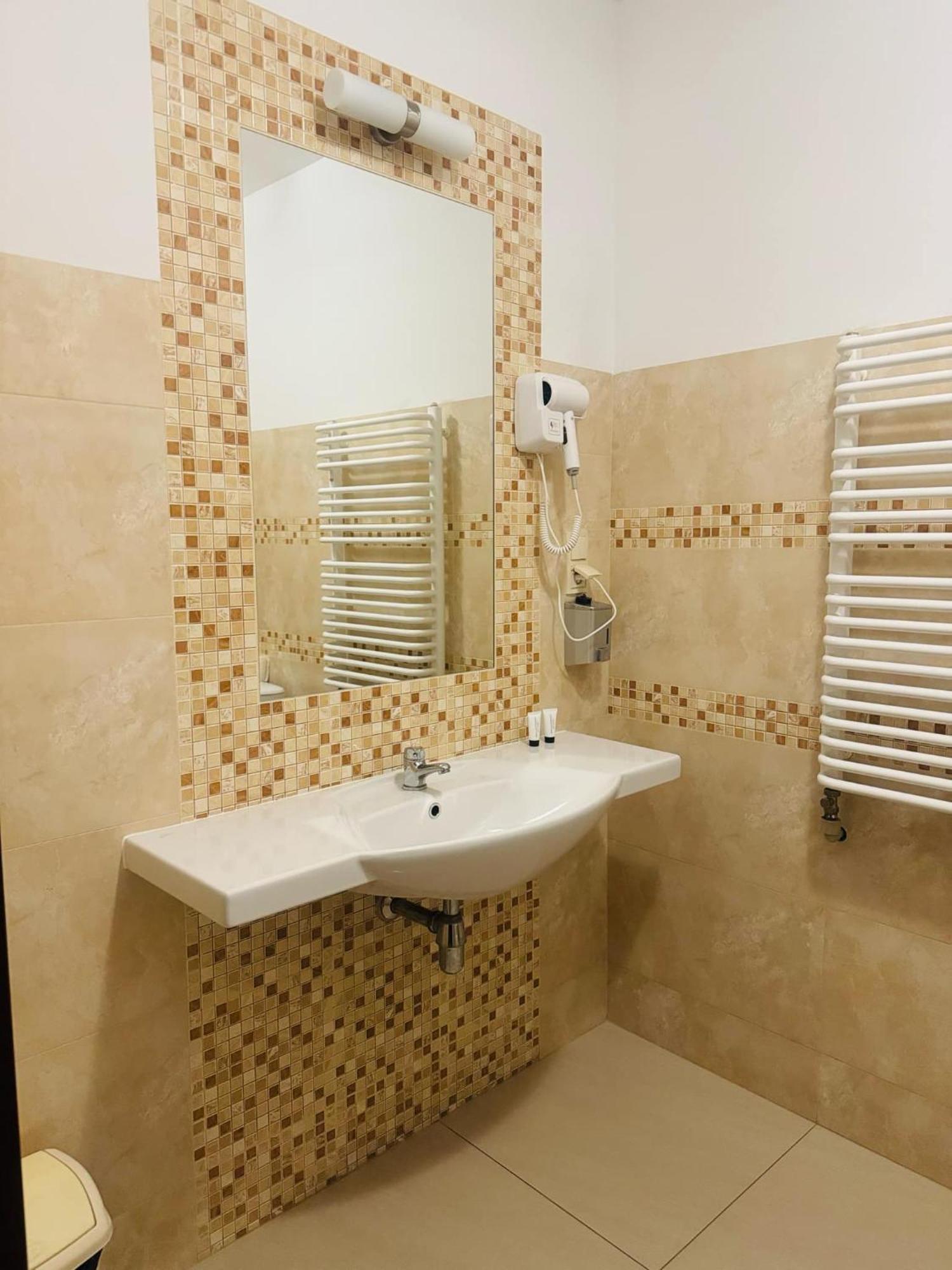 Magiczna Farma Hotel Obiady Maka I Magia زامبروو المظهر الخارجي الصورة